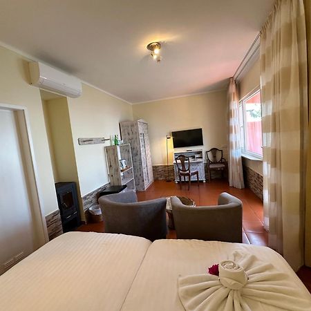 Inn & Art Madeira Caniço Eksteriør bilde