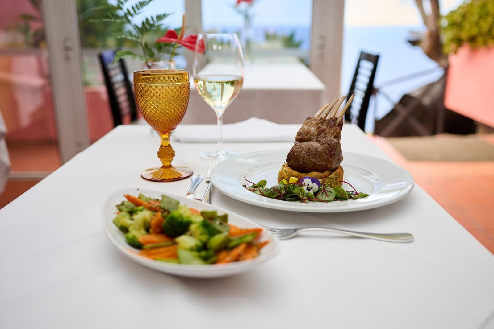 Inn & Art Madeira Caniço Eksteriør bilde